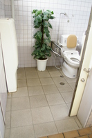 Medium_imgp8322　女性用車いすトイレ入口